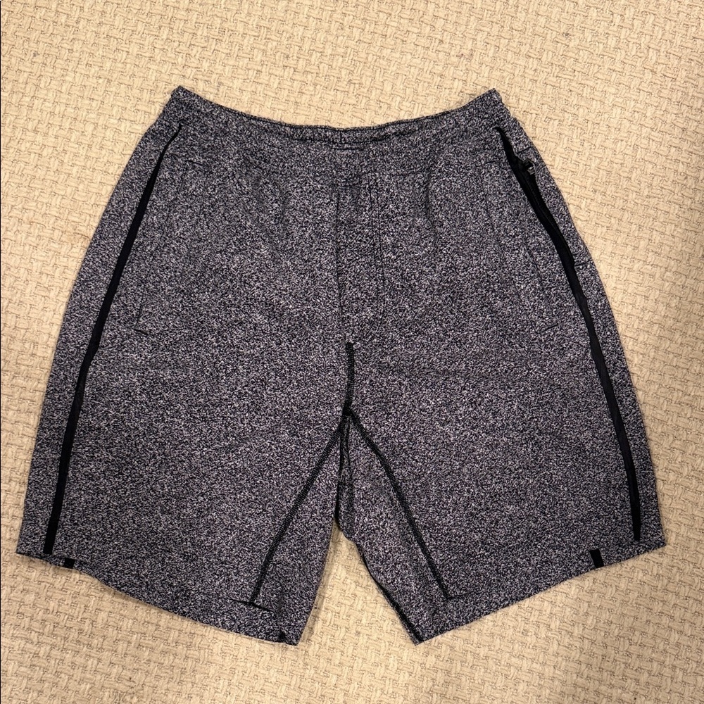 Lululemon Athletica Medium Men's Gray Athletic Shorts